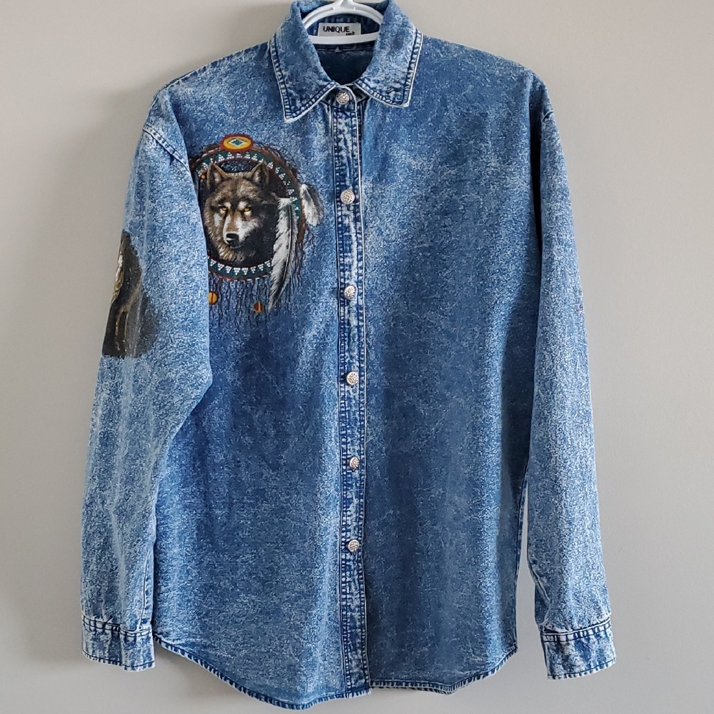 Vintage Unique Int Blue Denim Printed Native Wolf Button Up Shirt Sz M Artsy